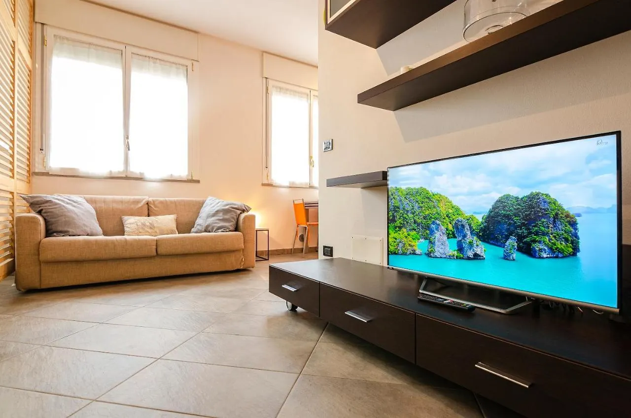 Large Studio Flat With Private Car Park Διαμέρισμα Μπολόνια Ιταλία