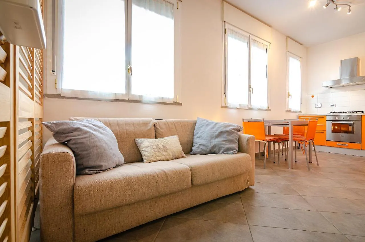 Large Studio Flat With Private Car Park Apartment Bologna