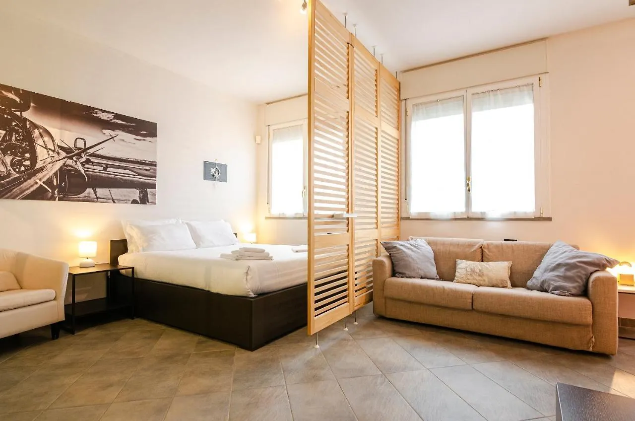 Large Studio Flat With Private Car Park Apartment Bologna
