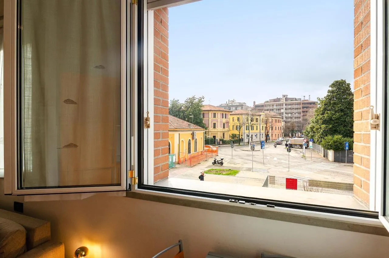 Large Studio Flat With Private Car Park Apartment Bologna Italy